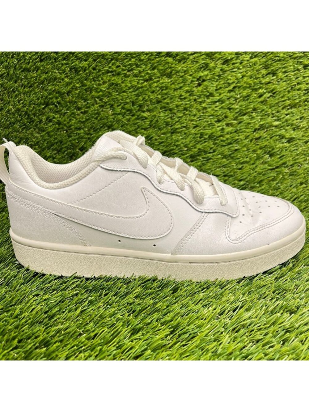 Nike Court Borough Low 2 Boys Size 6.5Y White Athletic Lifestyle Shoes Sneakers